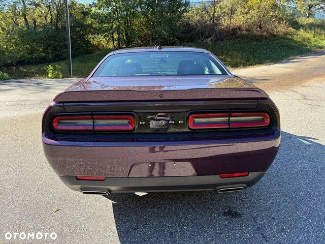 Dodge Challenger - 7