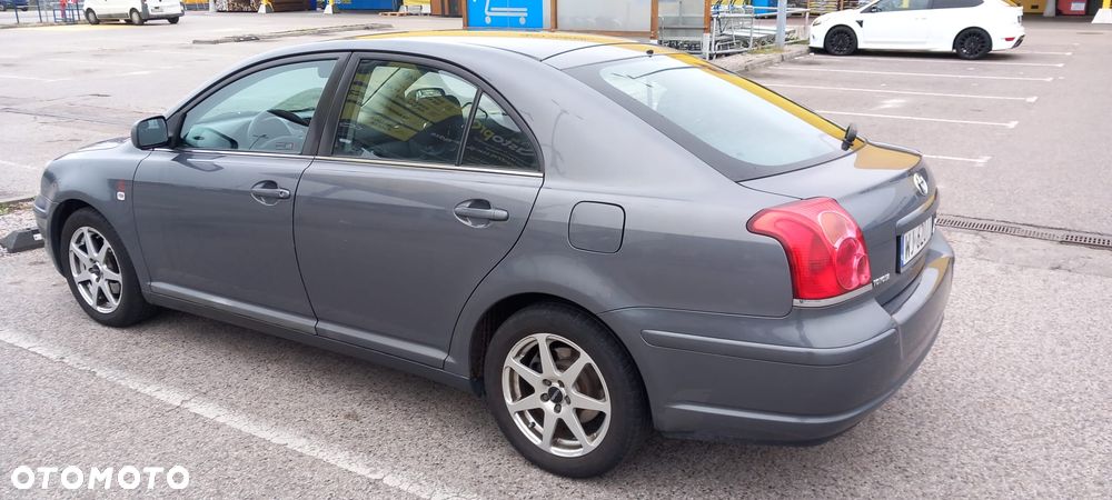 Toyota Avensis - 5