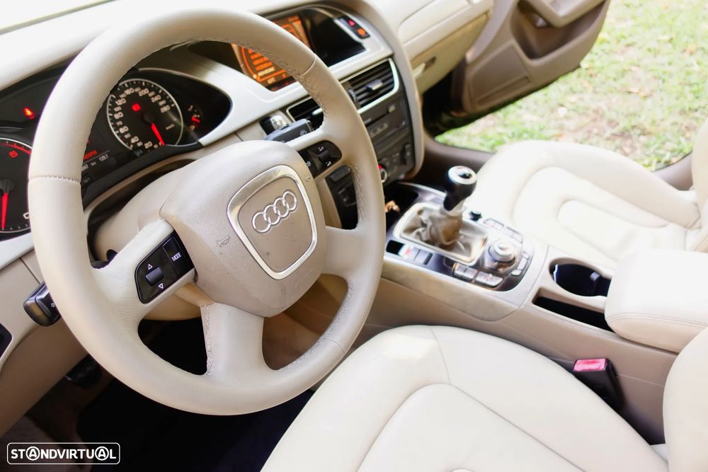 Audi A4 2.0 TDI S-line - 31