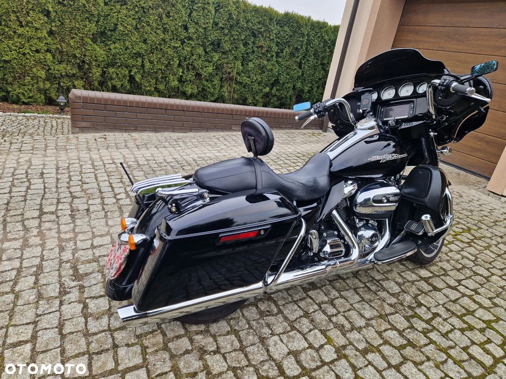 Harley-Davidson Touring Street Glide - 2