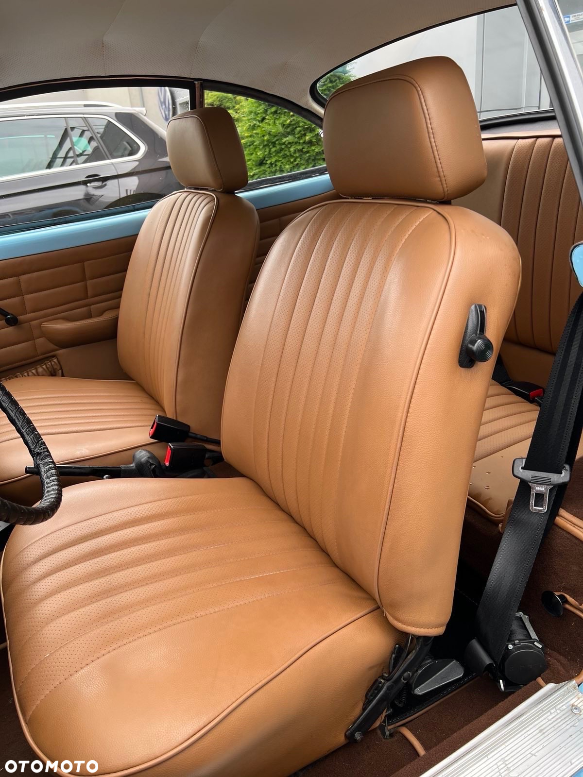 Volkswagen Karmann Ghia - 14