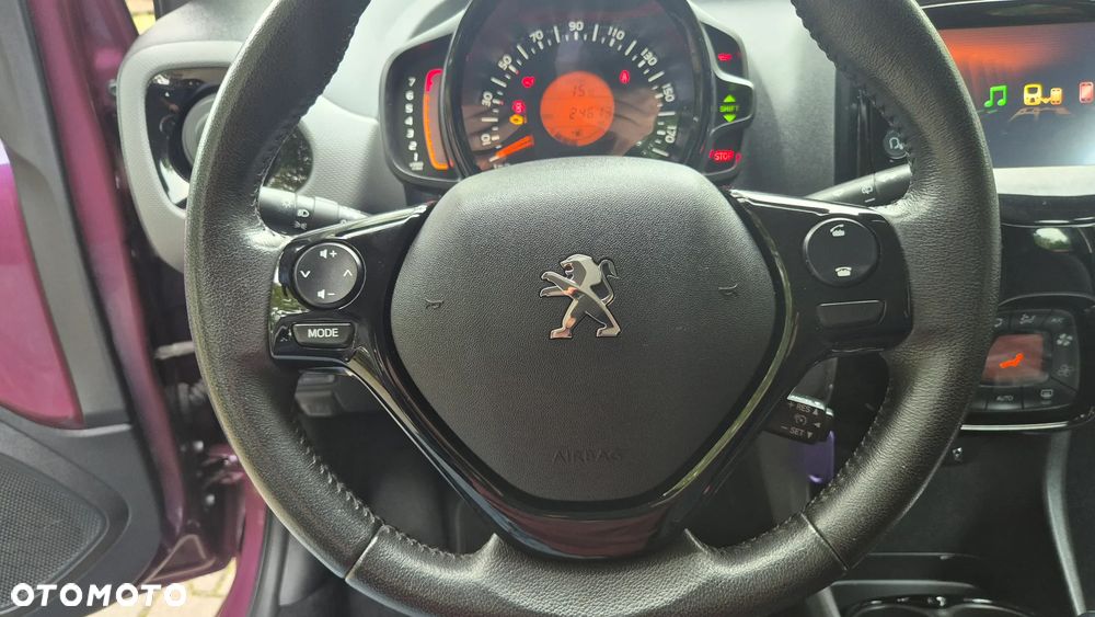 Peugeot 108 VTI 72 Top Style - 23