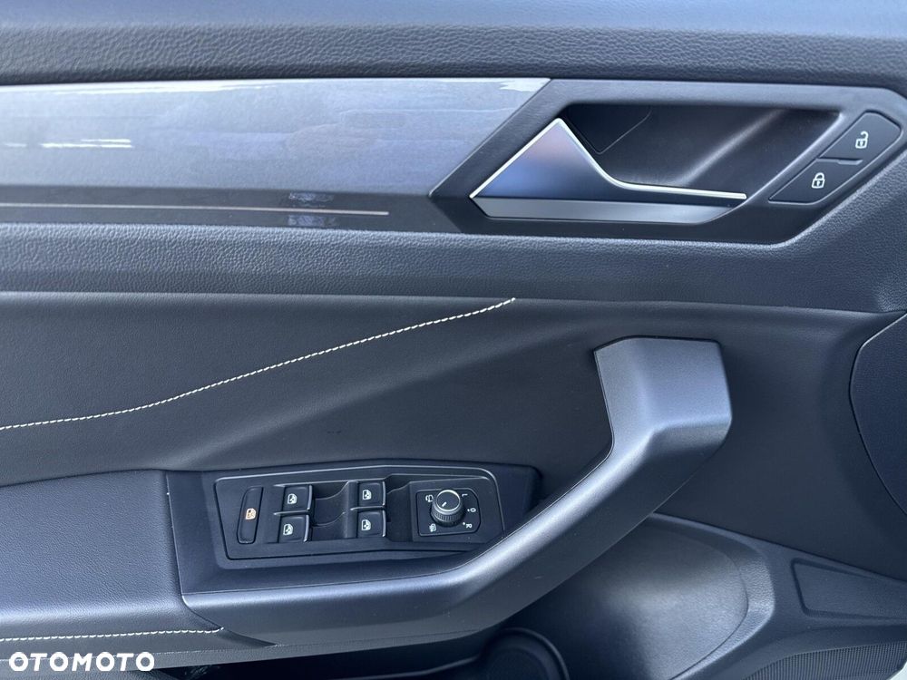 Volkswagen T-Roc 1.5 TSI Style DSG - 17