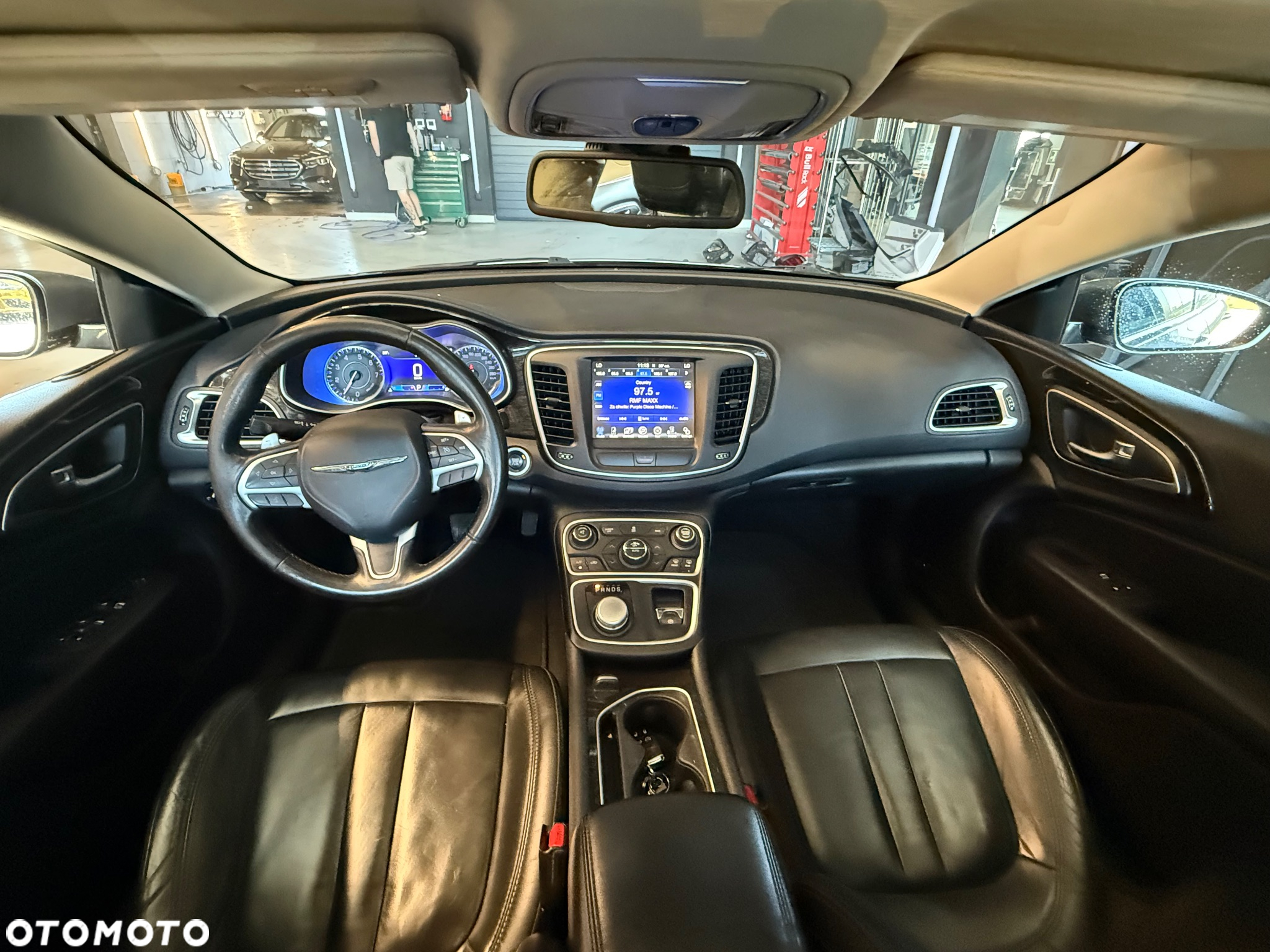 Chrysler 200 - 9