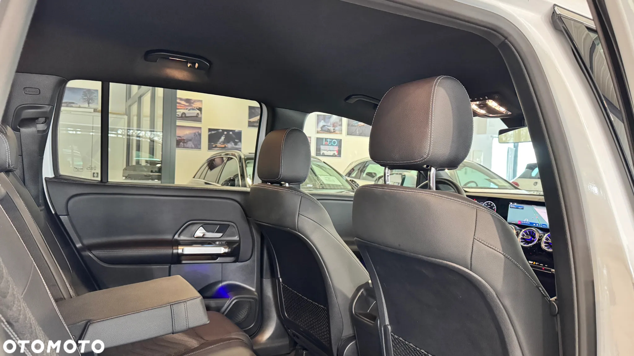 Mercedes-Benz GLB 200 Progressive 7G-DCT - 35