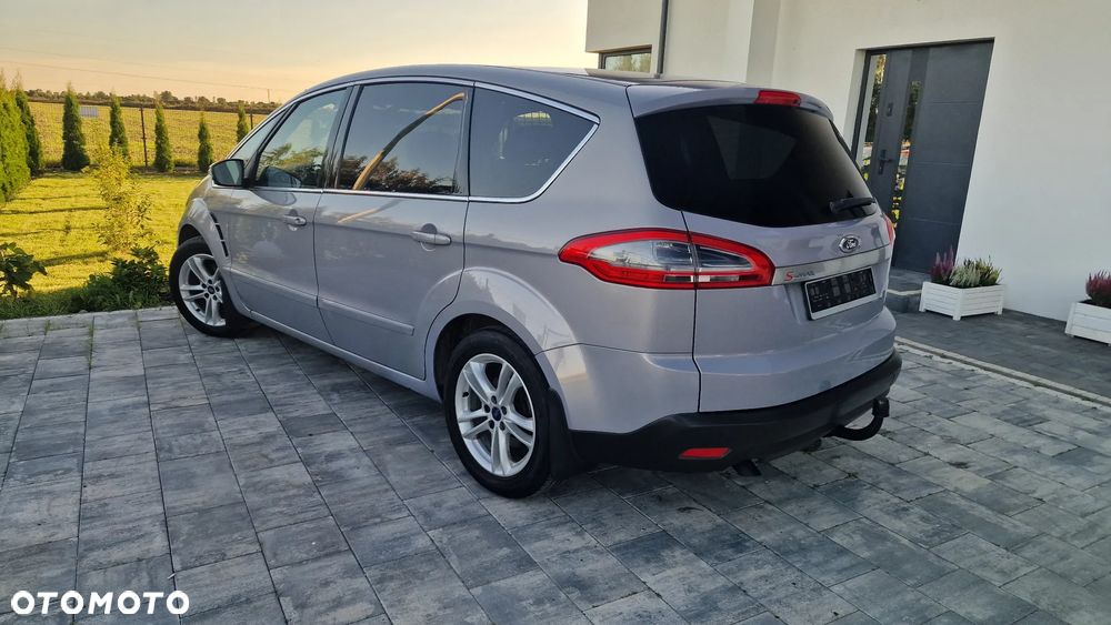 Ford S-Max - 13