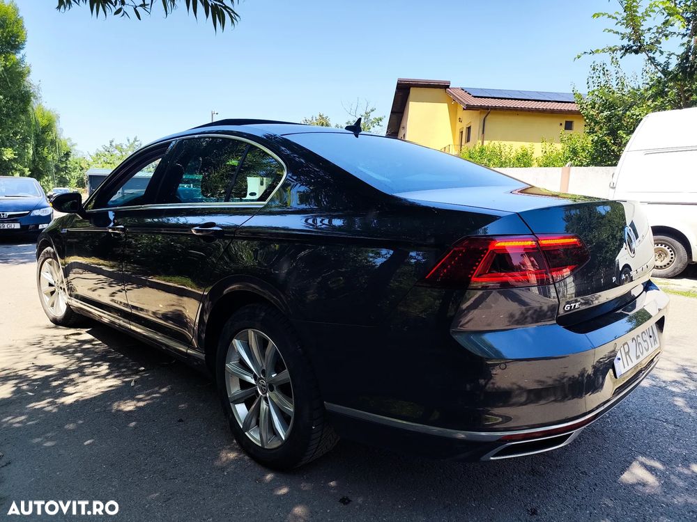 Volkswagen Passat - 4