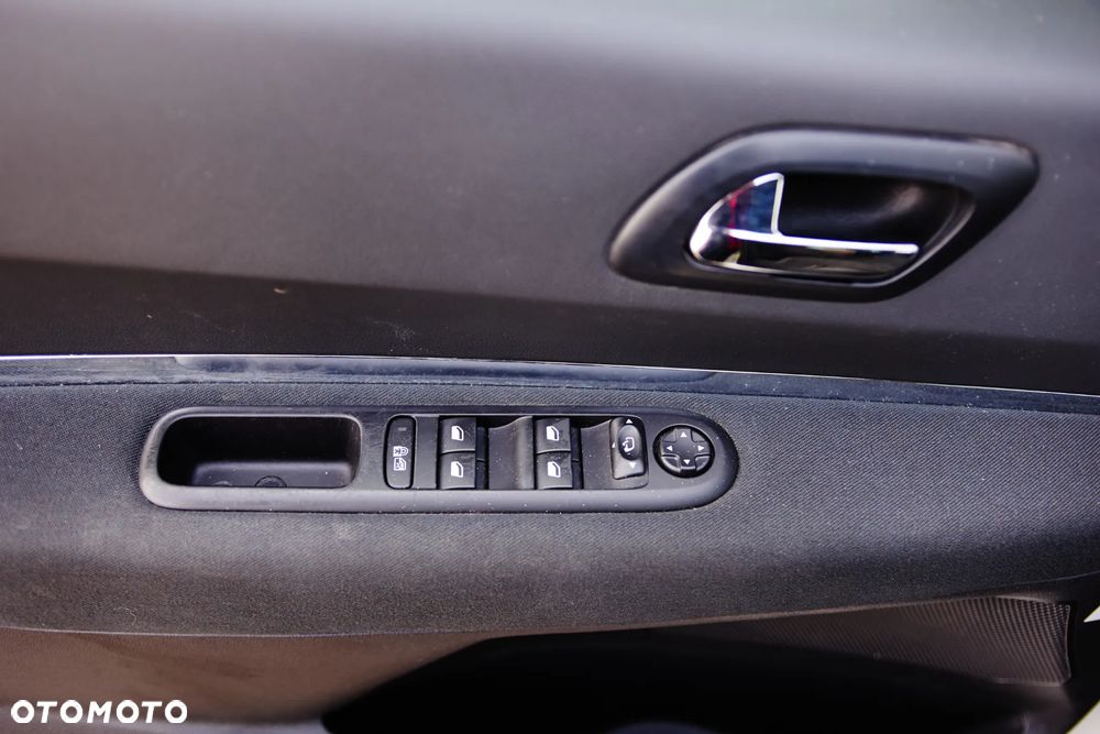 Peugeot 5008 HDI FAP 150 Allure - 14
