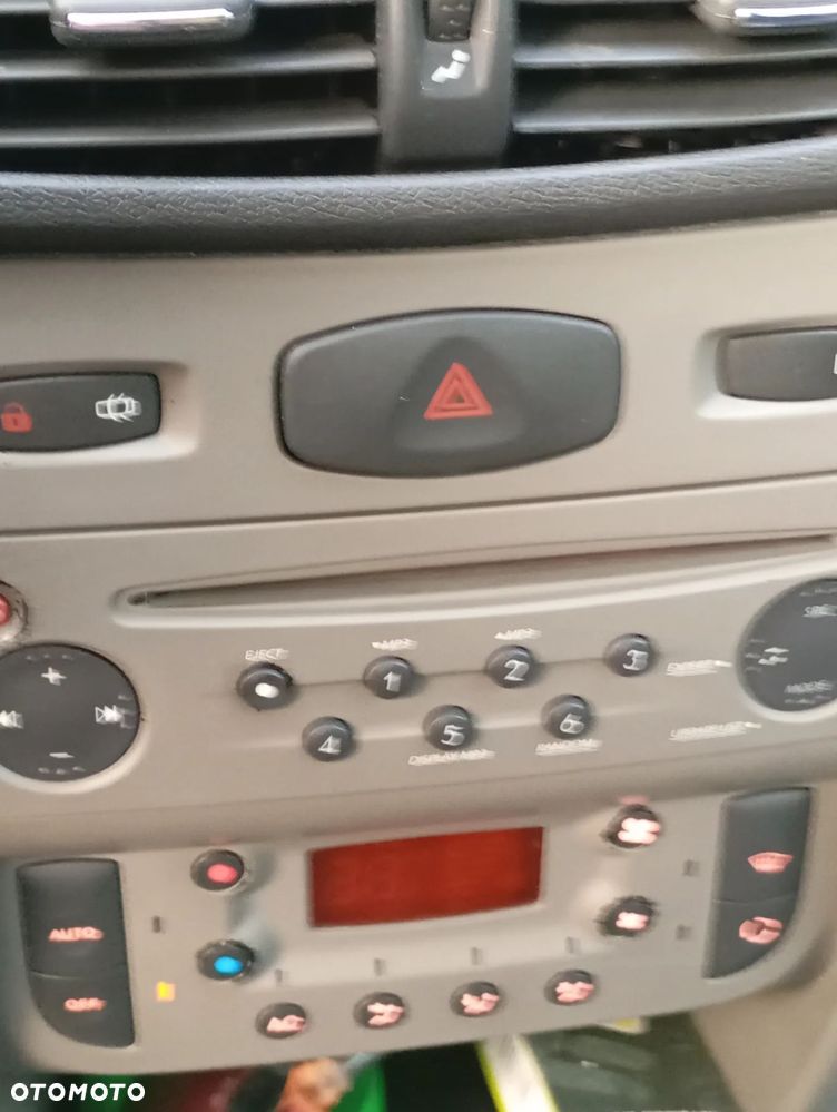 Renault Thalia 1.2 16V Alize - 9