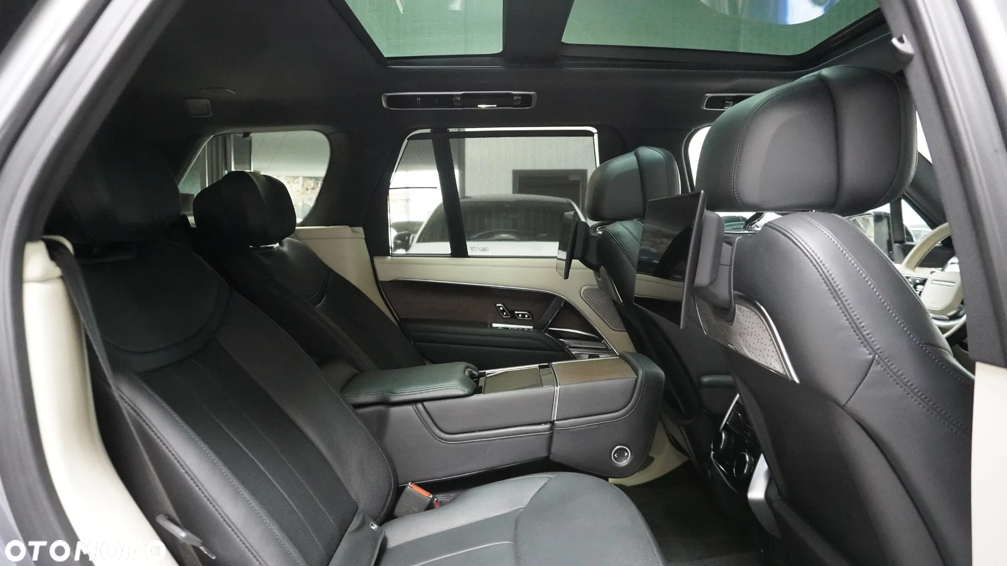 Land Rover Range Rover 4.4 V8 P535 Autobiography - 11