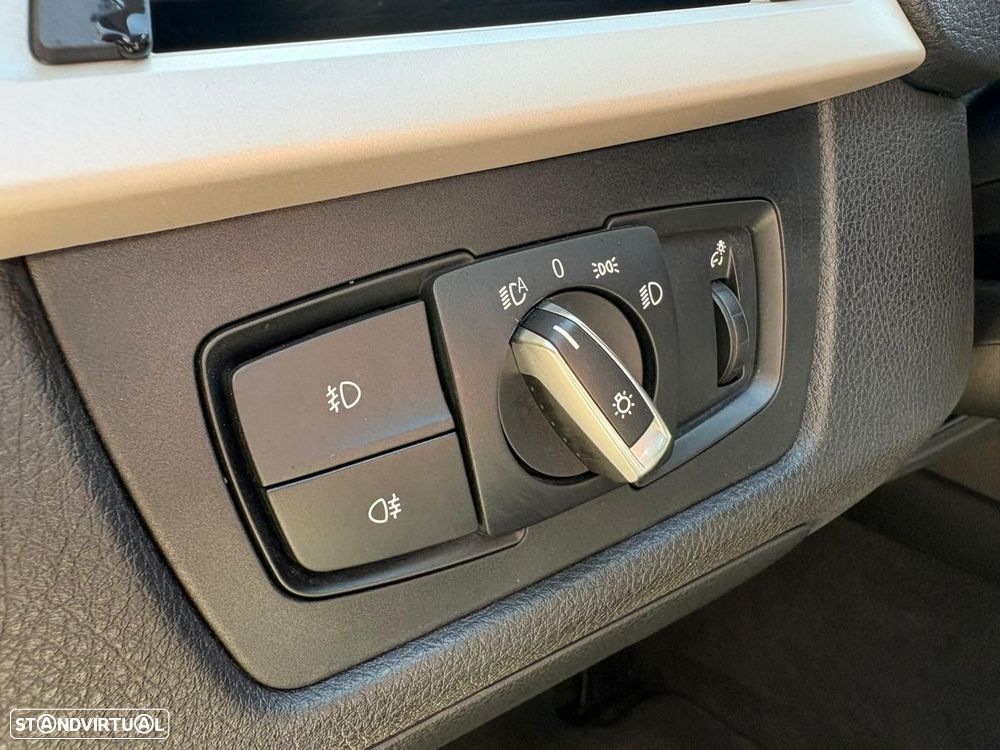 BMW 318 d Auto - 43