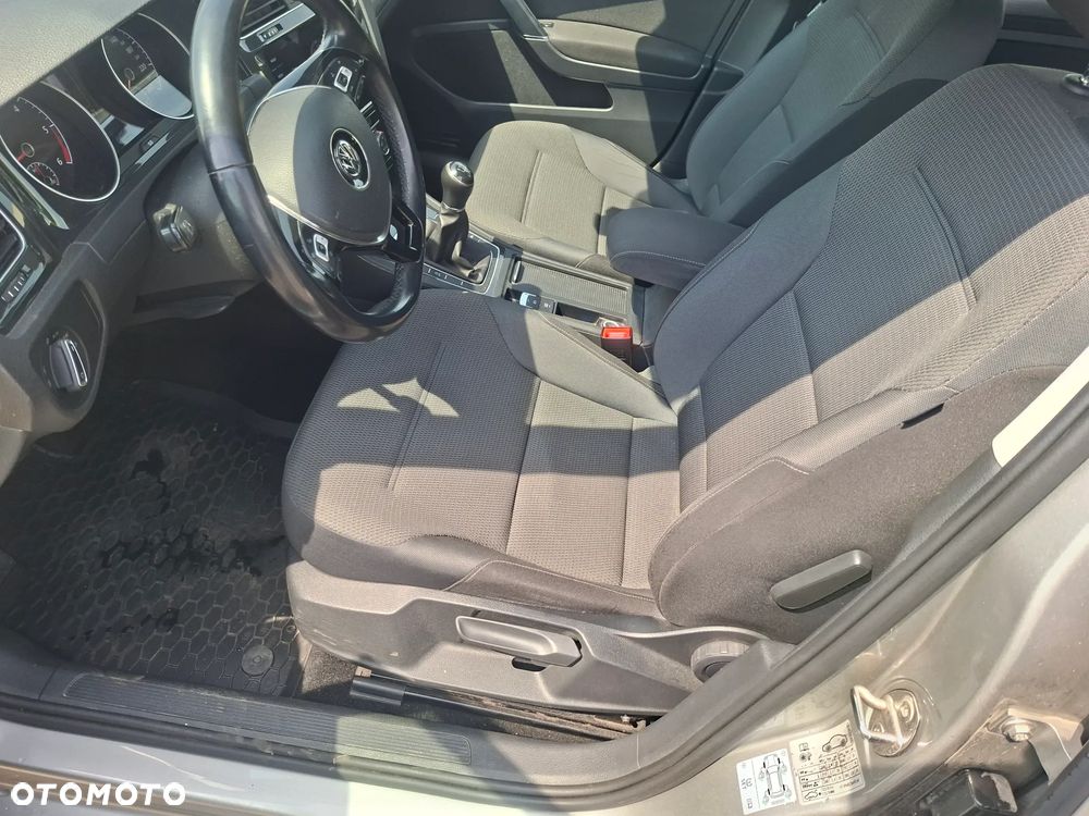 Volkswagen Golf 1.6 TDI BMT Comfortline - 17