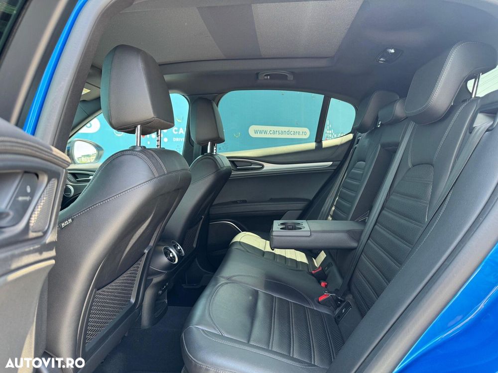 Alfa Romeo Stelvio - 10