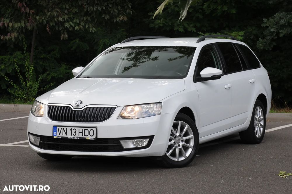 Skoda Octavia 1.6 TDI DSG Style - 1