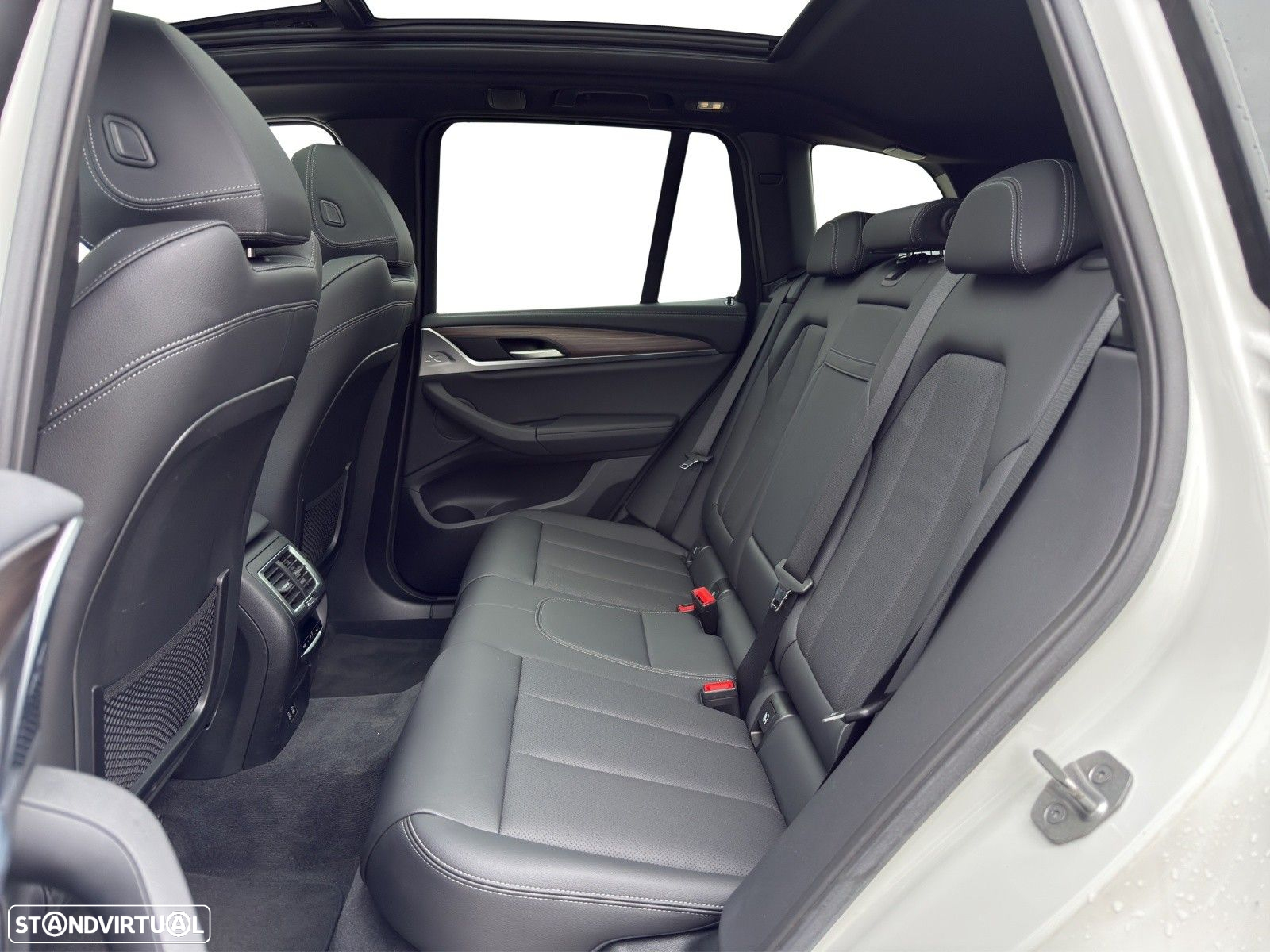 BMW iX3 M Sport Inspiring - 12