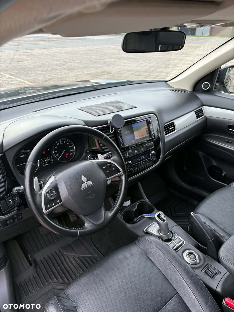 Mitsubishi Outlander 2.0 4WD - 4