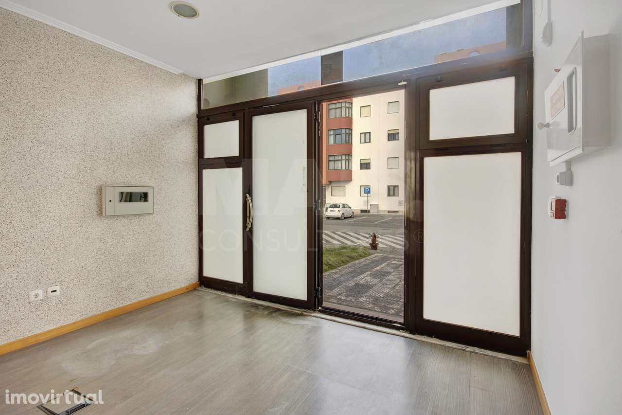 Loja com 2 Pisos no Centro de Peniche — Uma Oportunidade Imperdível! - Grande imagem: 5/28