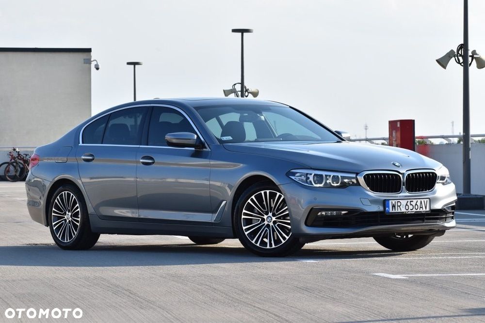 BMW Seria 5 530i xDrive Sport Line - 15