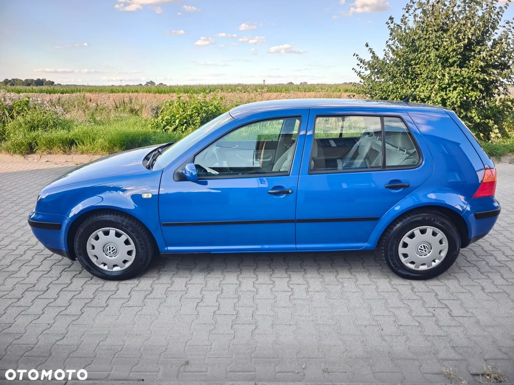 Volkswagen Golf - 32