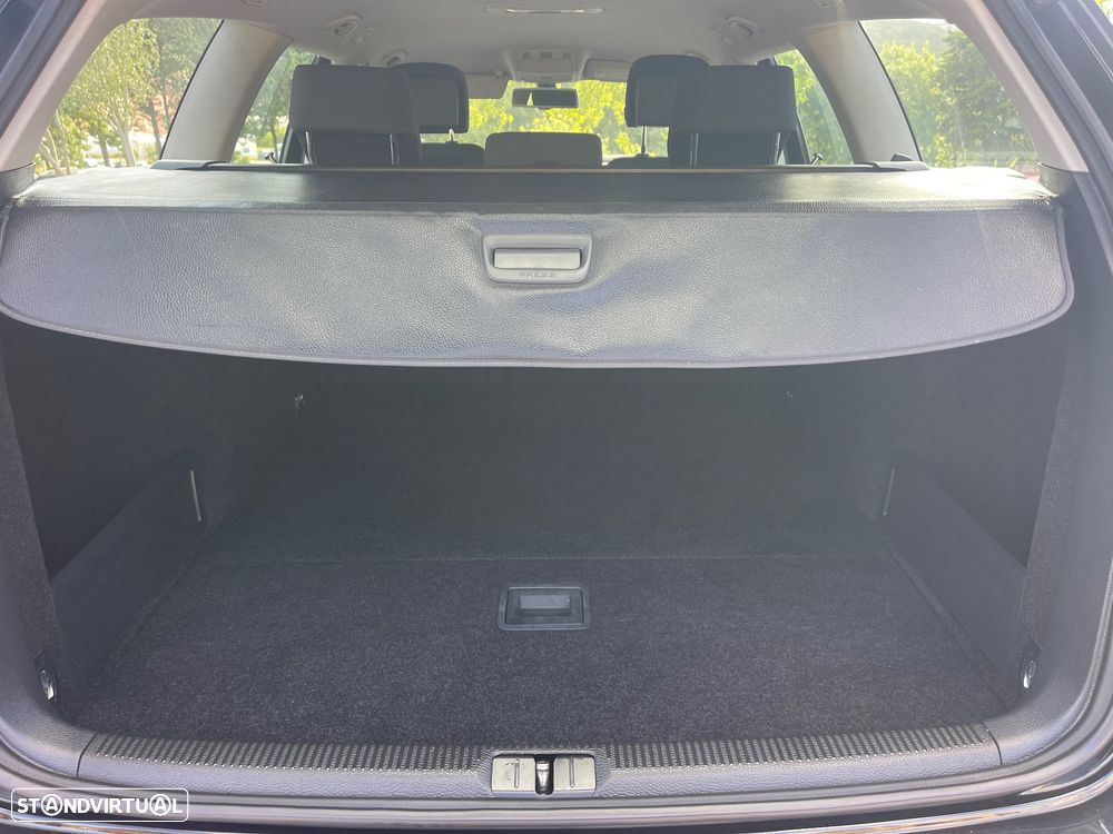 VW Passat Variant 1.6 TDI BlueMotion - 11