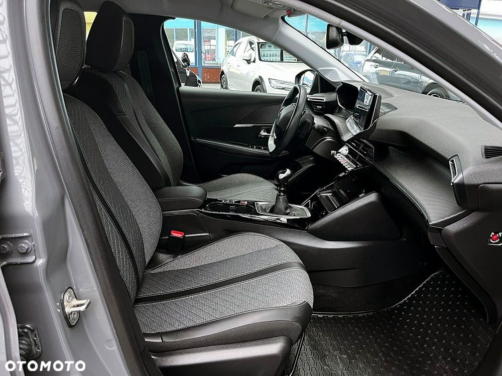 Peugeot 208 - 12