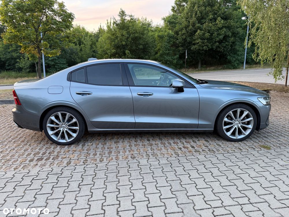 Volvo S60 T5 Momentum Pro - 4