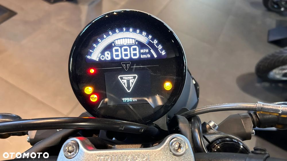 Triumph Trident - 4