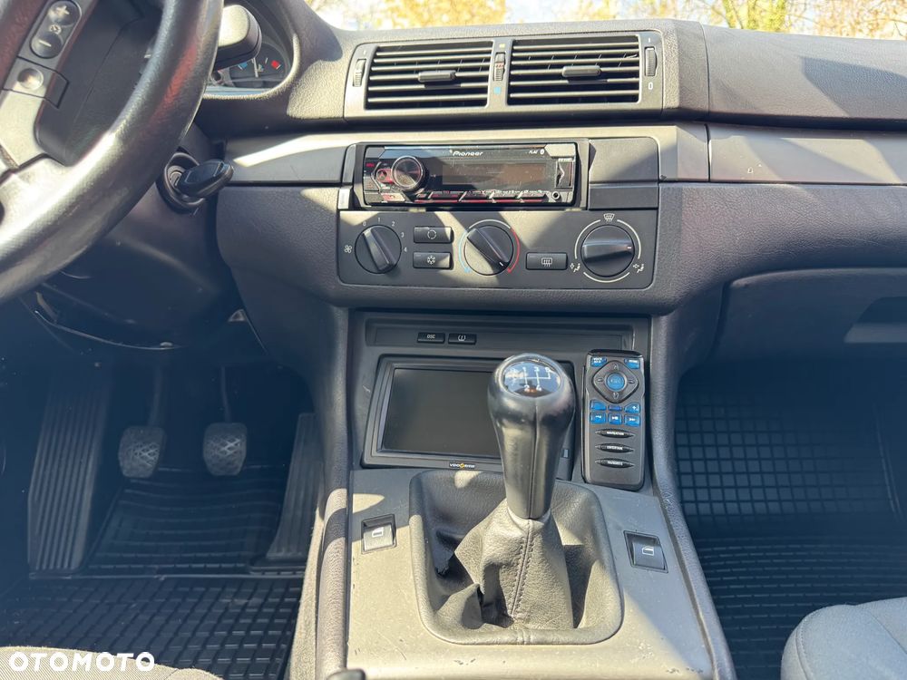 BMW Seria 3 316i - 15