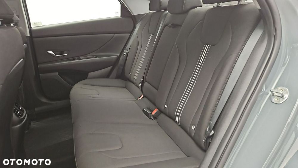 Hyundai Elantra 1.6 Smart - 21