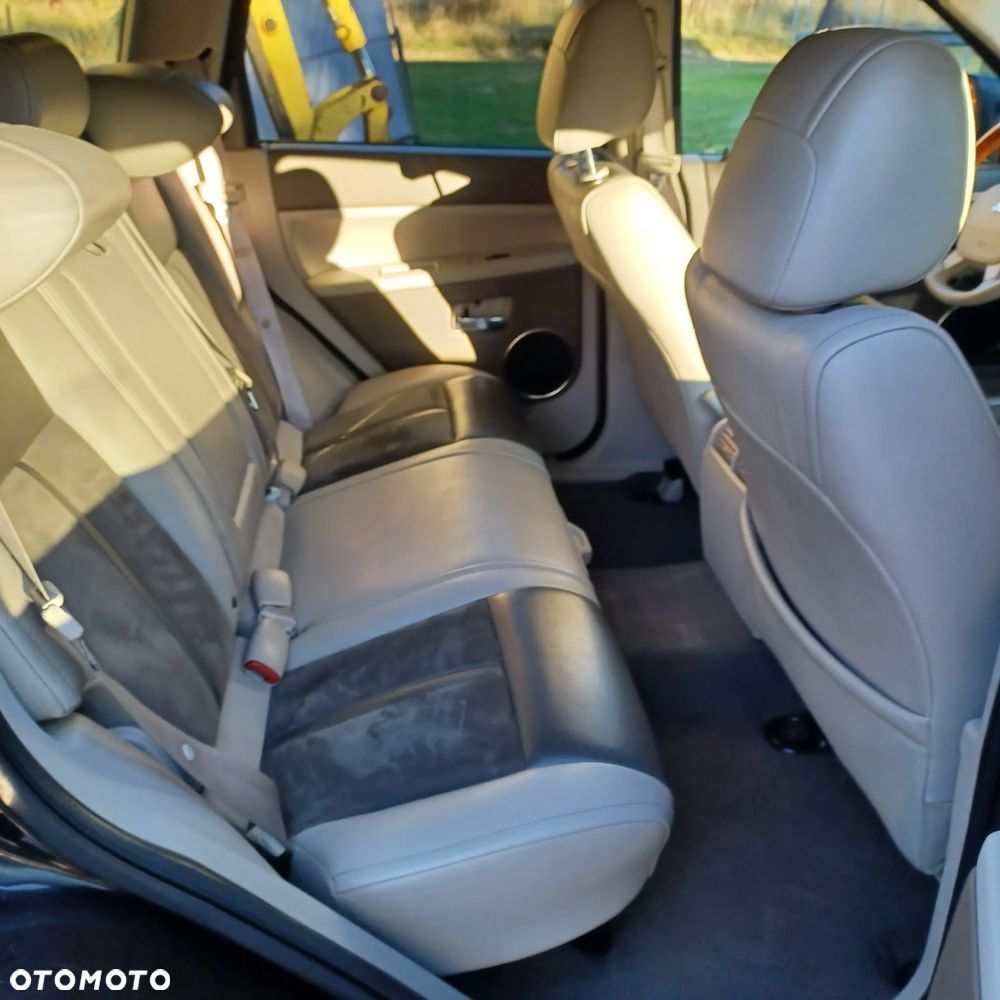 Jeep Grand Cherokee - 12