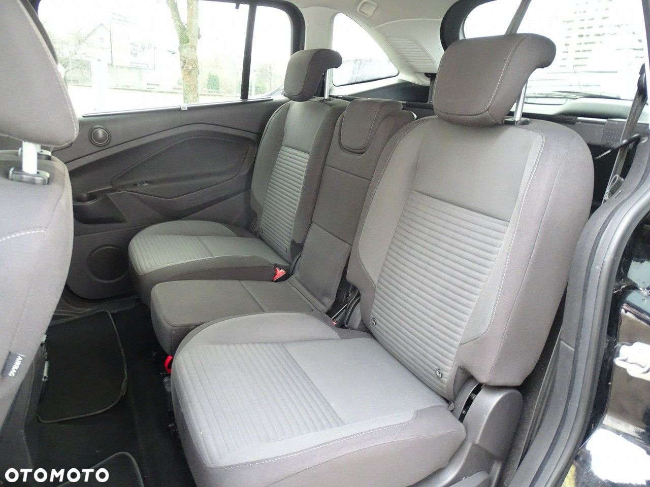Ford Grand C-MAX - 29