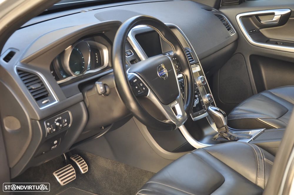 Volvo XC 60 2.0 D4 R-Design Summum Geartronic - 36