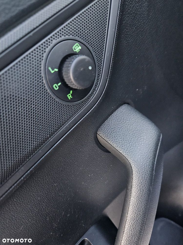 Skoda Fabia 1.0 MPI Clever - 19