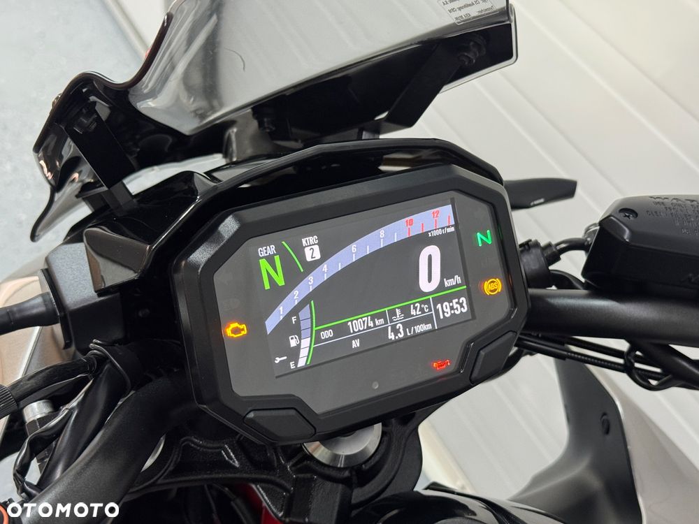 Kawasaki Z 650 - 25