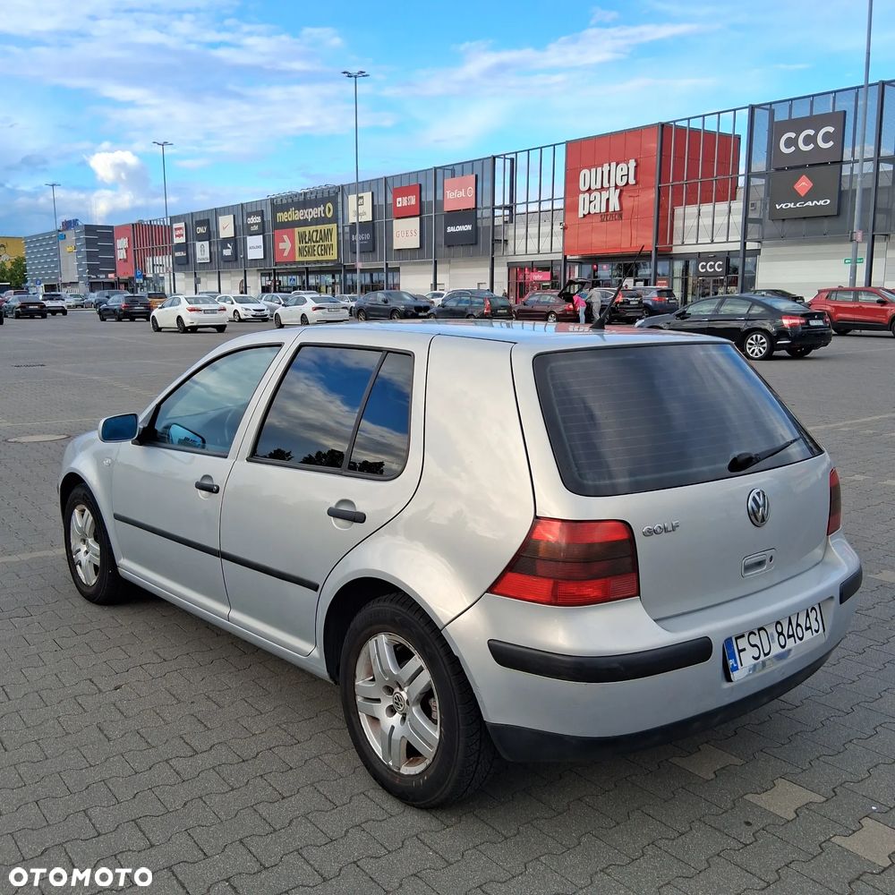 Volkswagen Golf - 2