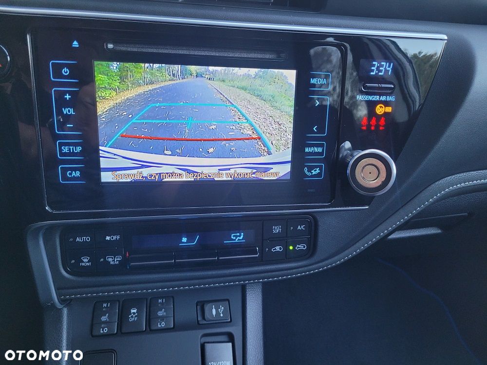 Toyota Auris 1.8 HSD Luna - 12