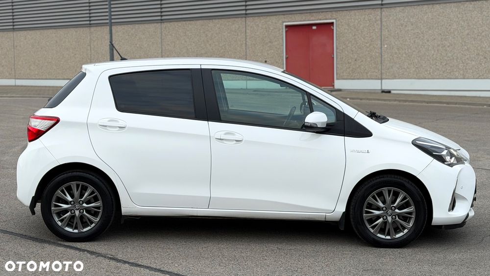 Toyota Yaris Hybrid 100 Premium - 13