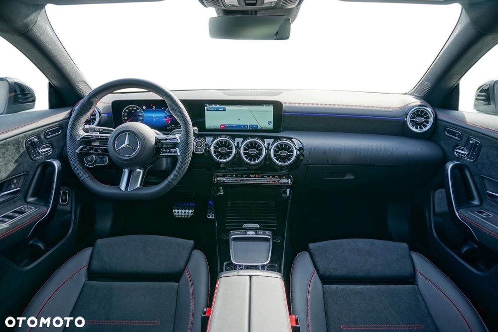 Mercedes-Benz CLA 250 4-Matic AMG Line 7G-DCT - 7