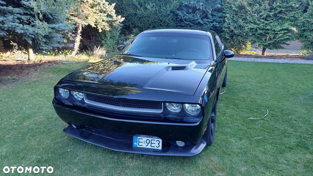Dodge Challenger - 11