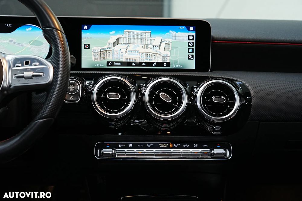 Mercedes-Benz A 180 7G-DCT AMG Line - 23