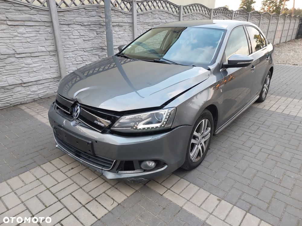 Volkswagen Jetta 1.4 Hybrid DSG Comfortline - 2