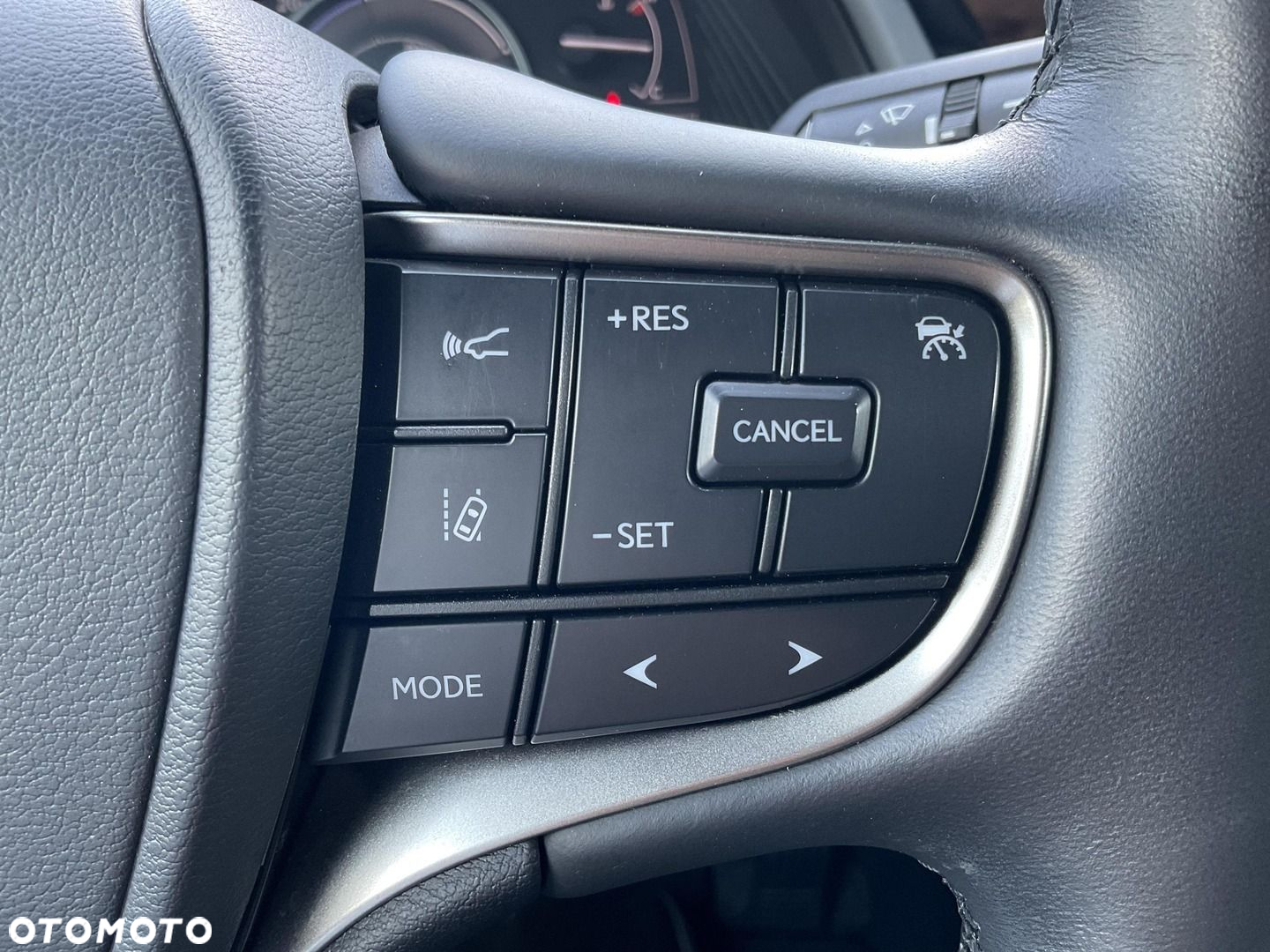 Lexus UX - 21