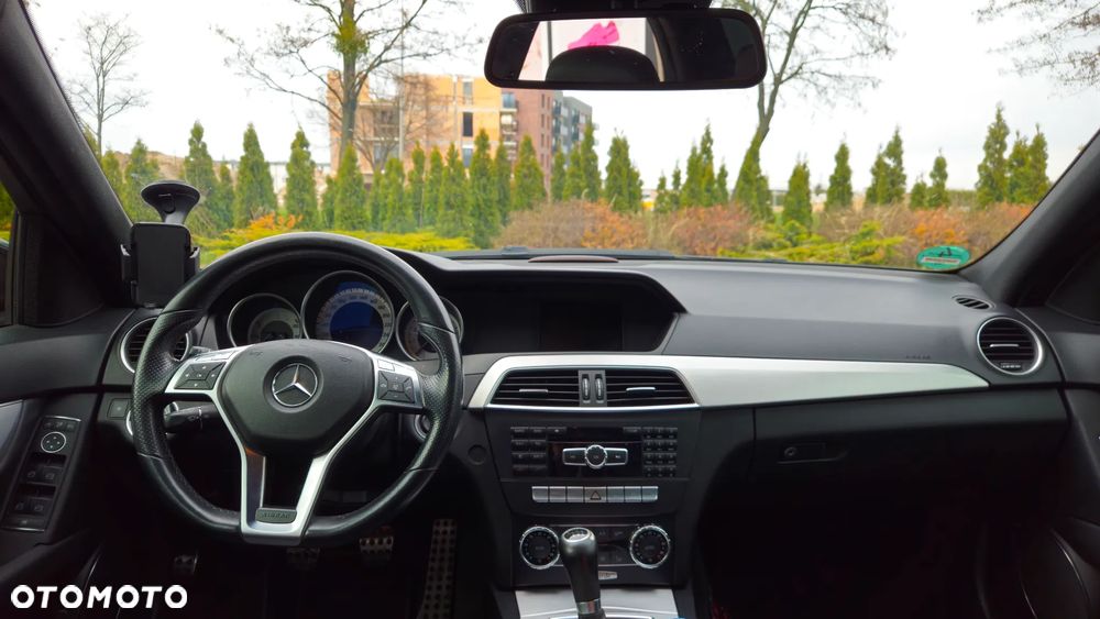 Mercedes-Benz Klasa C 200 CGI BlueEff Avantgarde - 19