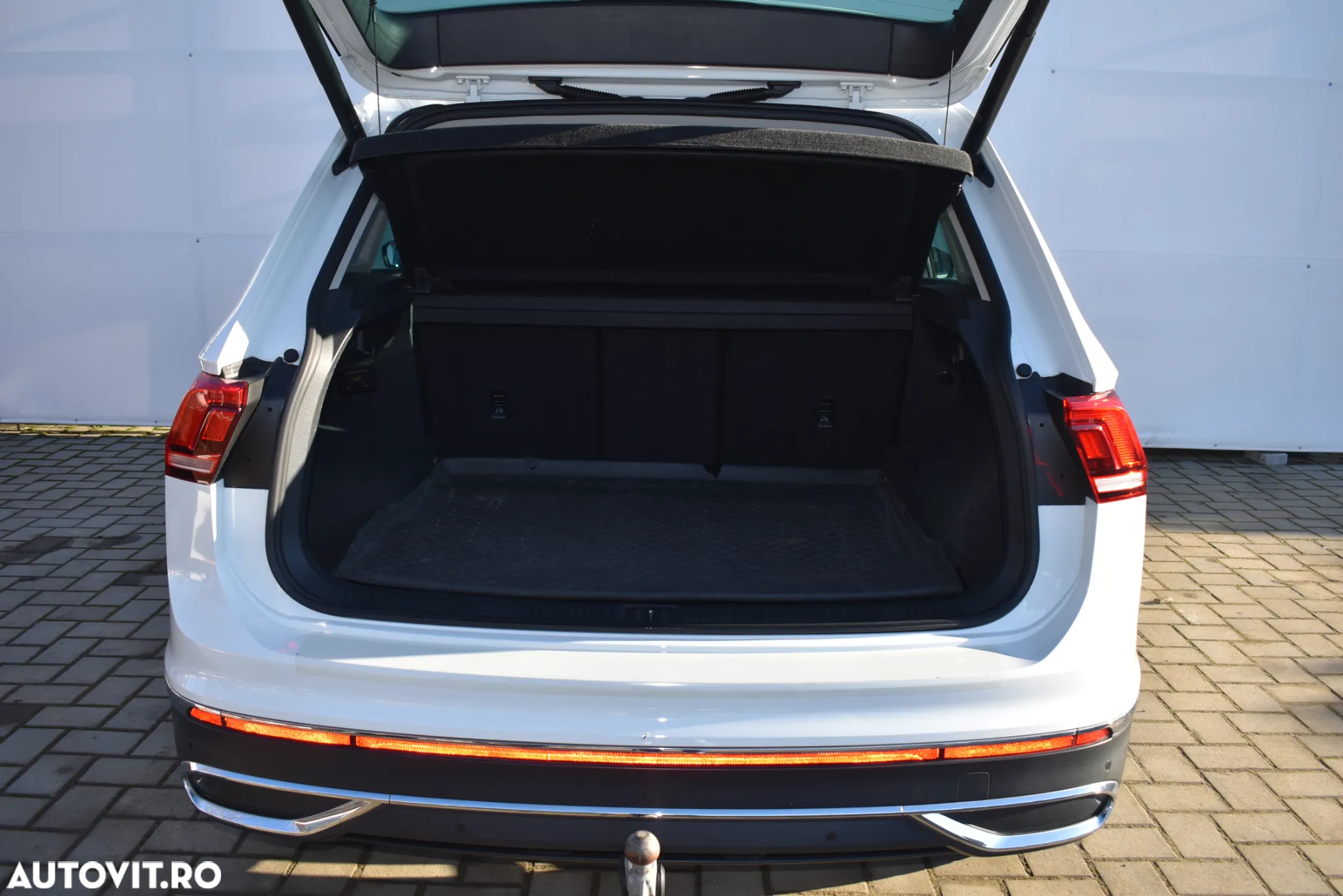 Volkswagen Tiguan 2.0 TDI SCR 4MOTION DSG Elegance - 11