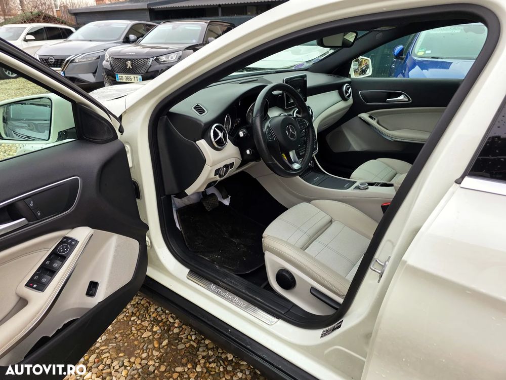 Mercedes-Benz GLA 250 4MATIC 7G-DCT AMG Line - 20