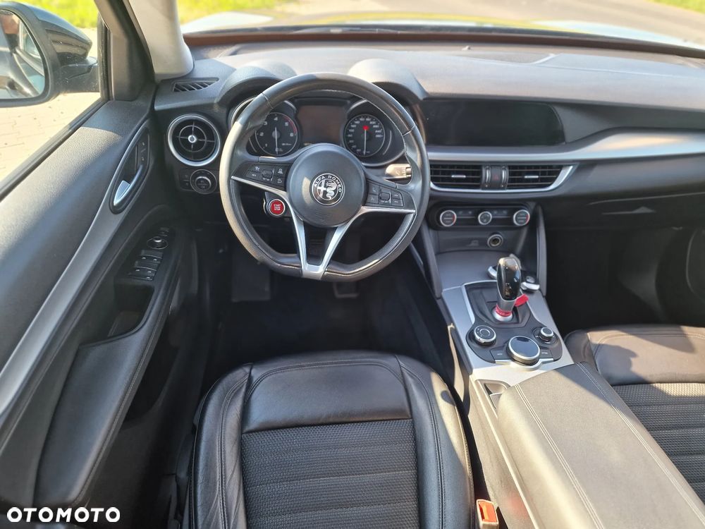 Alfa Romeo Stelvio 2.2 16V AT8 Q4 Intensa - 23