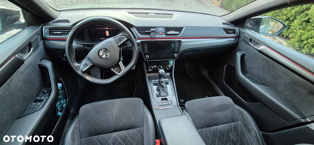 Skoda Superb 2.0 TDI Sportline DSG - 9