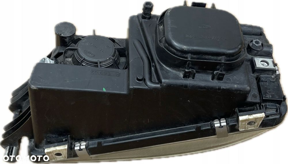 MAN TGS TGX LIONS CITY LAMPA REFLEKTOR PRAWA PRZÓD 5690200028 16.01.18 - 4