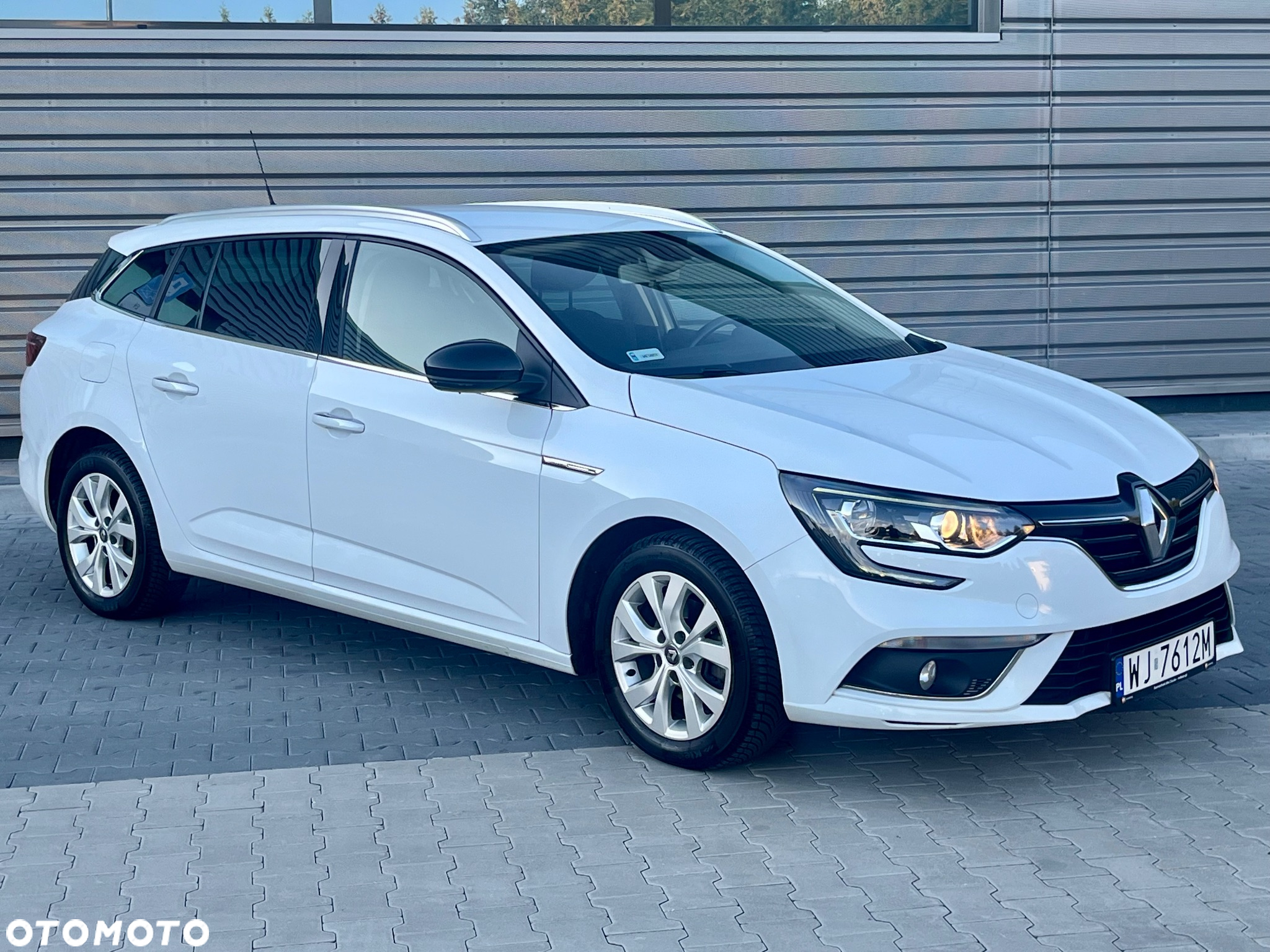 Renault Megane 1.5 Blue dCi Limited - 8