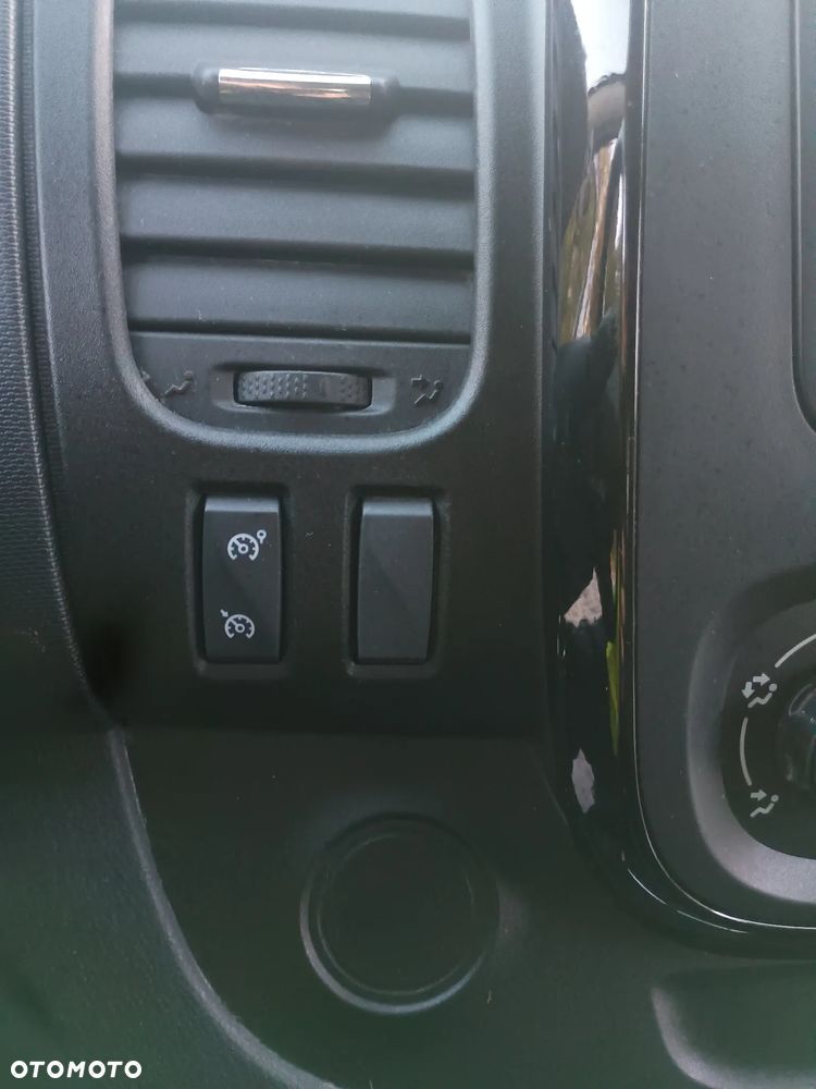 Opel Vivaro - 27